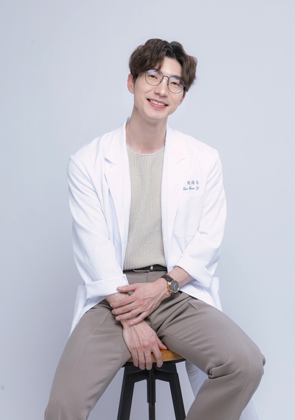 周傳易醫師形象照