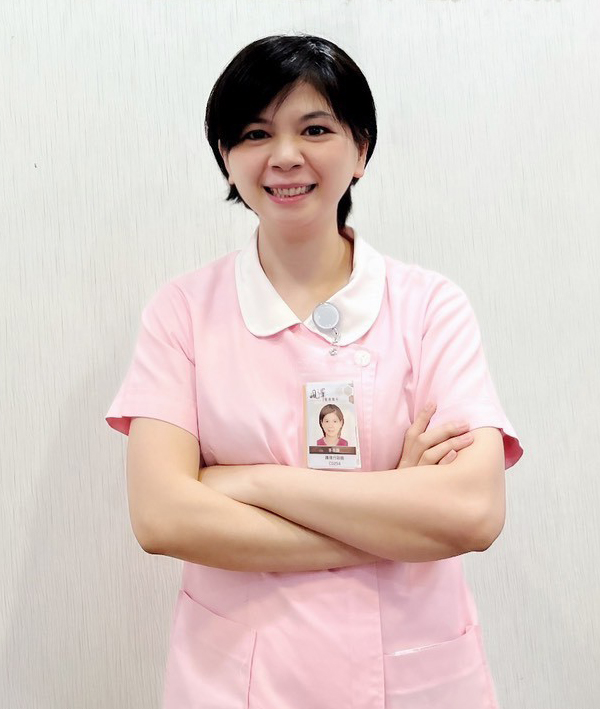 李佳靜護理師行校照