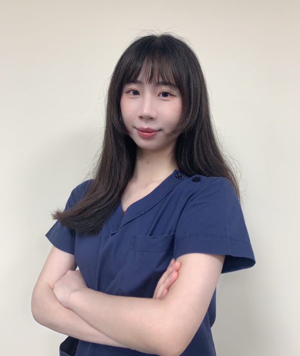 懿文康澤職能治療師-簡彣庭 簡彣庭治療師形象照